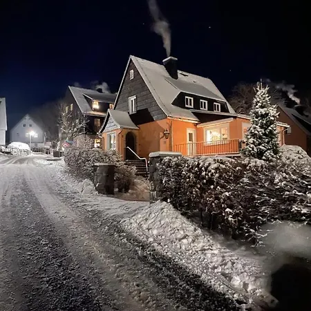 Buettner Altenberg, Zentral, Familienfreundlich, Skihang & Erlebnisberg Fusslaeufig